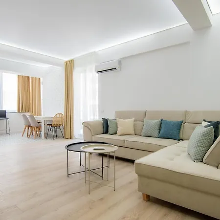 Hello Luxury Apartments Năvodari